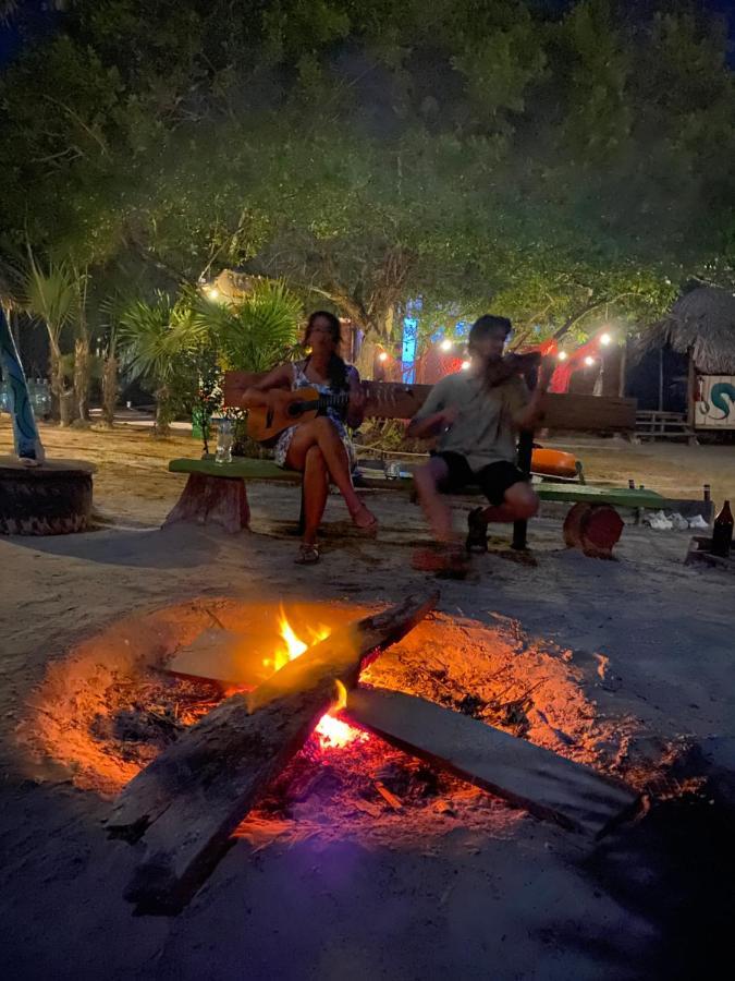 Balam Camping & Cabanas جزيرة هول بوكس المظهر الخارجي الصورة